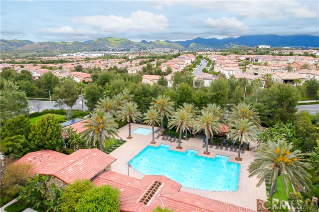 12 Starflower, Lake Forest CA: https://media.crmls.org/medias/04c933cd-4e41-477b-a56a-f504167fe9ed.jpg