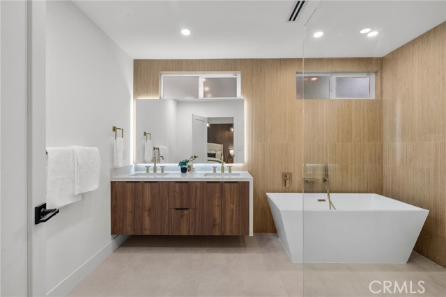 24201 Caris Street, Woodland Hills CA: https://media.crmls.org/medias/04c98dd4-57a1-4e8f-9761-931d2825f6ed.jpg