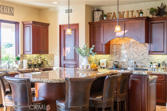 43650 La Cruz Drive, Temecula CA: https://media.crmls.org/medias/04c9a33d-972f-43f1-9cd4-62abcdbffb8b.jpg