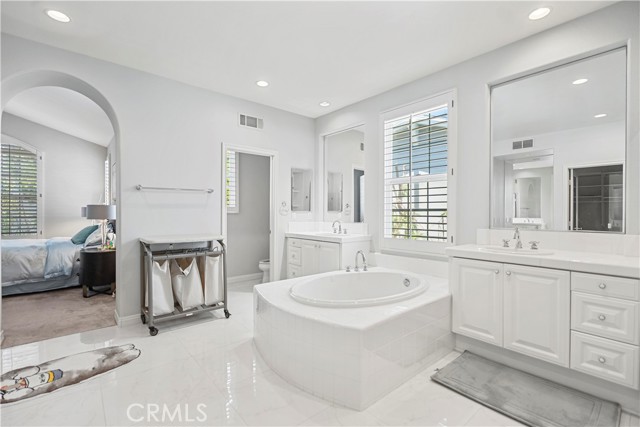 25 Winfield Drive, Ladera Ranch CA: https://media.crmls.org/medias/04ca6ee5-b88f-4af2-82f7-906fa38e65d0.jpg