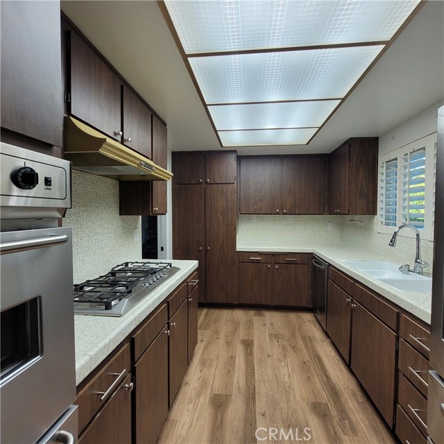 Detail Gallery Image 23 of 34 For 303 S Kenneth Rd, Burbank,  CA 91501 - 3 Beds | 2 Baths