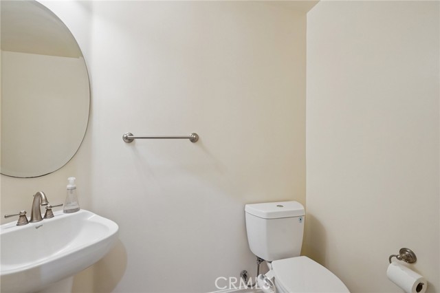 15206 Burbank Boulevard, Sherman Oaks CA: https://media.crmls.org/medias/04cabfd6-4004-4674-8f8a-6ab773d43cb7.jpg