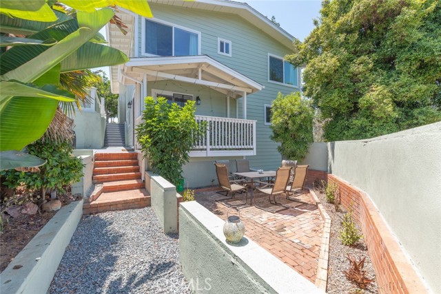 1320 Bush Street, San Diego CA: https://media.crmls.org/medias/04cbb3bc-015b-48cb-889b-005d1ae136d5.jpg