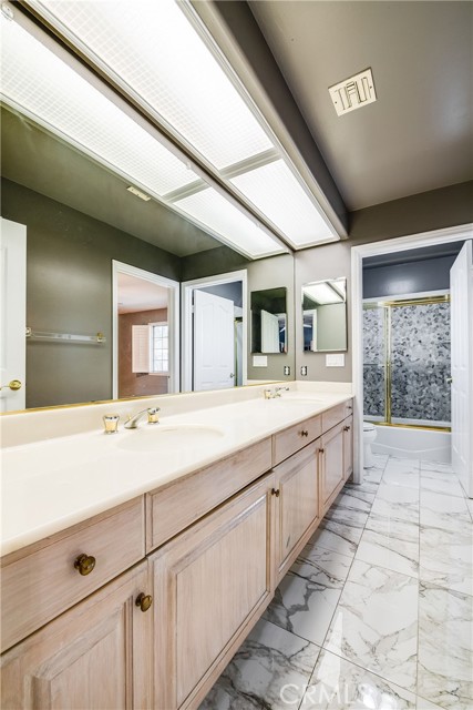 Detail Gallery Image 32 of 36 For 19314 Yolie, Tarzana,  CA 91356 - 4 Beds | 4 Baths