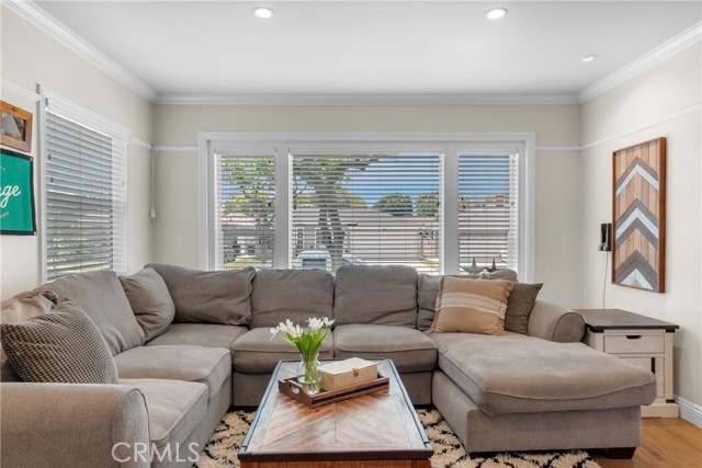 5522 Briercrest Avenue, Lakewood CA: https://media.crmls.org/medias/04cbf459-87df-4cb1-8631-0c0a70b4c24f.jpg