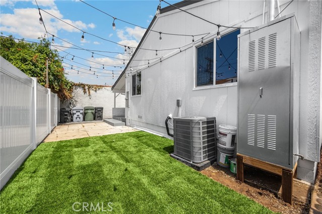5336 Stratford Road, Los Angeles CA: https://media.crmls.org/medias/04ccbe25-c3da-4ae5-a524-5db31d756741.jpg