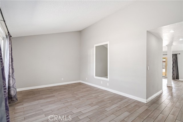 44220 Fig Avenue, Lancaster CA: https://media.crmls.org/medias/04cd2bf5-af2b-4a7a-8bd3-8e0303d37b2f.jpg