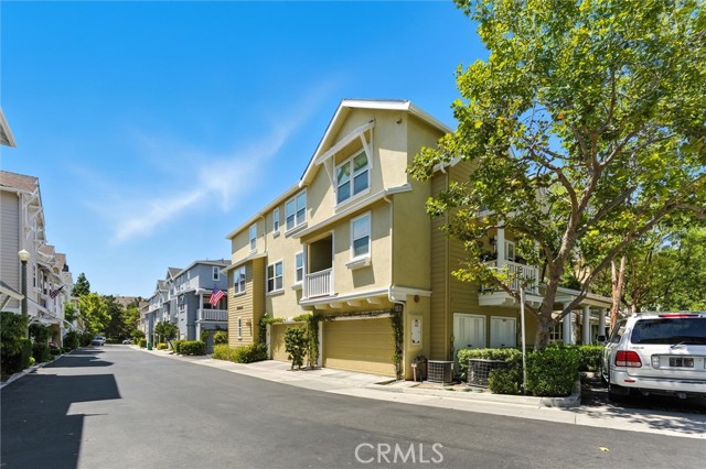57 Hinterland Way, Ladera Ranch CA: https://media.crmls.org/medias/04ce4352-261c-4b31-9a34-a8c4b75f486a.jpg