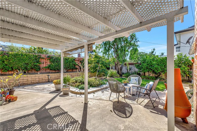 Detail Gallery Image 38 of 47 For 945 Lansing Ln, Costa Mesa,  CA 92626 - 4 Beds | 2 Baths