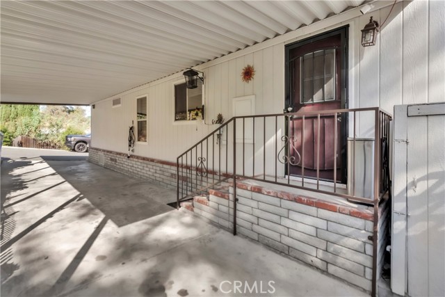 24425 Woolsey Canyon Road, Canoga Park CA: https://media.crmls.org/medias/04ce7aa5-4abb-43be-a46b-4726effd7134.jpg