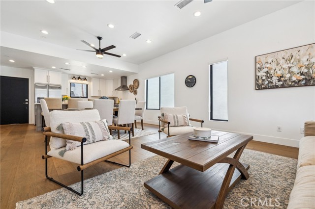 6521 Homewood Avenue, Los Angeles CA: https://media.crmls.org/medias/04cef4a4-6616-4eaf-a93d-7c0e1f84c731.jpg