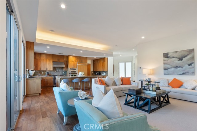 Detail Gallery Image 10 of 26 For 11527 Dona Dolores, Studio City,  CA 91604 - 6 Beds | 7/1 Baths