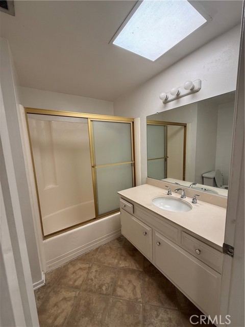 Detail Gallery Image 3 of 13 For 1547 Wintergreen Pl a,  Costa Mesa,  CA 92626 - 3 Beds | 2 Baths