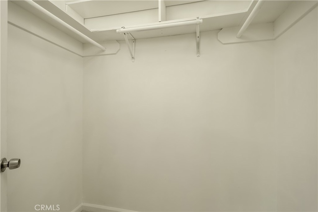 https://media.crmls.org/medias/04d0232d-5512-4f27-9b02-4c5d510296b7.jpg?preset=X-Large