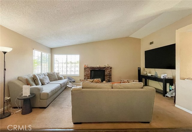 43930 11th E Street, Lancaster CA: https://media.crmls.org/medias/04d08505-fc31-437f-b7df-590dd66d47a0.jpg