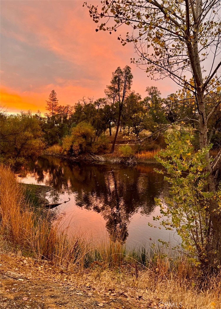 https://media.crmls.org/medias/04d1412a-db9b-4938-a815-00a9210d64b1.jpg?preset=X-Large
