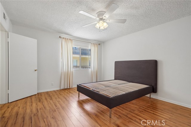 4358 Mammoth Avenue, 14 photo 15