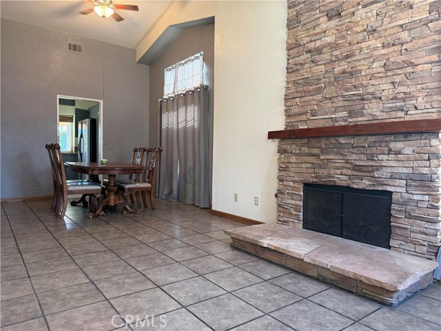 12997 San Lucas Drive, Victorville CA: https://media.crmls.org/medias/04d1ab41-13ff-411d-a18d-bd3d5be3bc3d.jpg