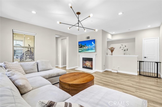 Detail Gallery Image 6 of 50 For 192 Wild Lilac, Irvine,  CA 92620 - 3 Beds | 3 Baths