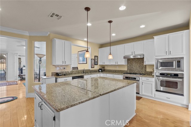 Detail Gallery Image 21 of 55 For 3625 Paddock Way, Quartz Hill,  CA 93536 - 6 Beds | 4/2 Baths