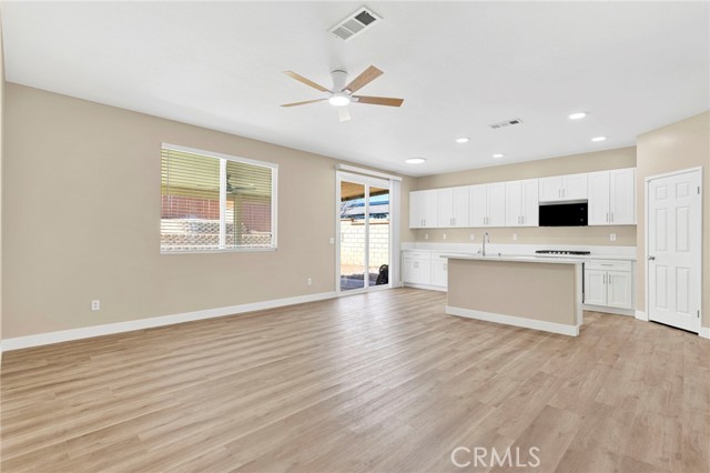 Detail Gallery Image 12 of 47 For 10186 Susan, Hesperia,  CA 92345 - 5 Beds | 3 Baths