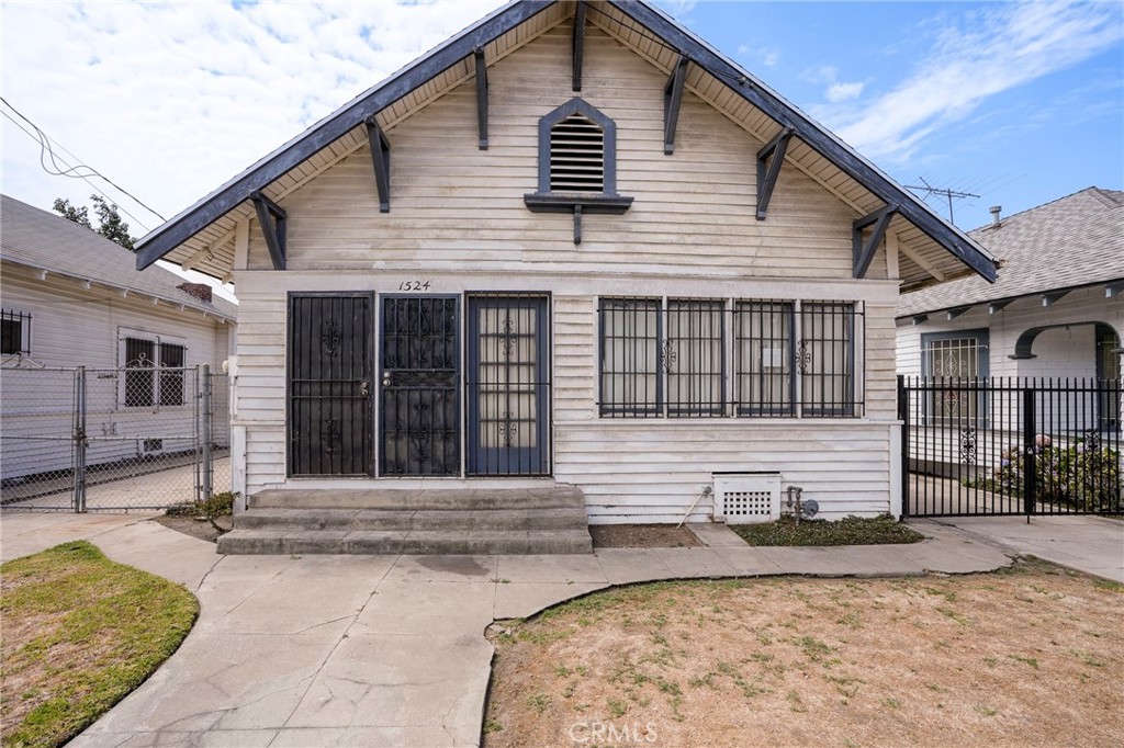 1524 W 22nd