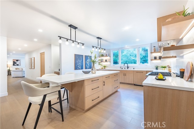 Detail Gallery Image 12 of 45 For 17153 Adlon Rd, Encino,  CA 91436 - 5 Beds | 5/1 Baths