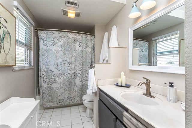 22435 Silver Spur, Lake Forest CA: https://media.crmls.org/medias/04d2d8d6-0a8e-40f9-9f0f-bd9b7c11fecd.jpg