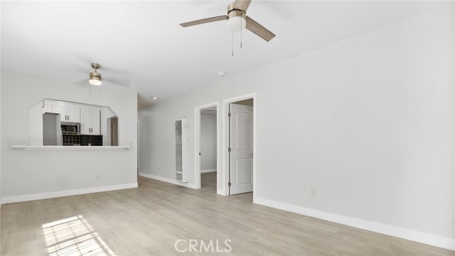 Detail Gallery Image 5 of 62 For 413 E 81st St, Los Angeles,  CA 90003 - – Beds | – Baths