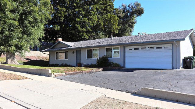 11260 Dominica Ave photo 2