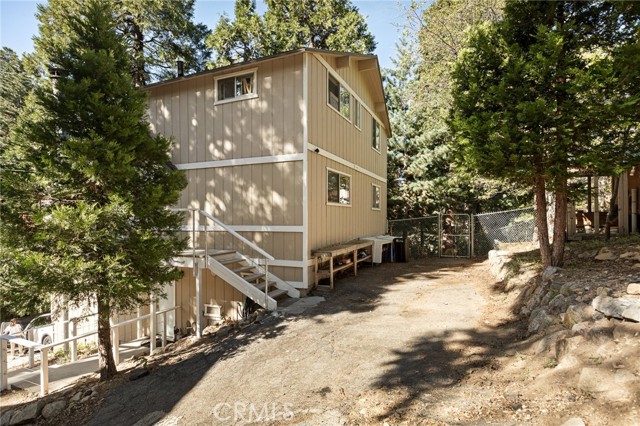 Detail Gallery Image 3 of 35 For 316 Pioneer Rd, Lake Arrowhead,  CA 92352 - 3 Beds | 2/1 Baths