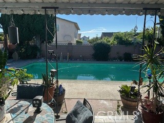 https://media.crmls.org/medias/04d3bb68-e020-4155-a804-46bd3c0662cd.jpg?preset=X-Large