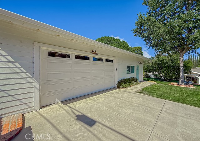 843 Encino Vista Drive, Thousand Oaks CA: https://media.crmls.org/medias/04d403d6-32e6-4763-9896-3bc2dc8c9b7b.jpg