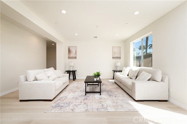 Detail Gallery Image 9 of 36 For 5978 Copperfield Ave, Riverside,  CA 92506 - 5 Beds | 4/1 Baths