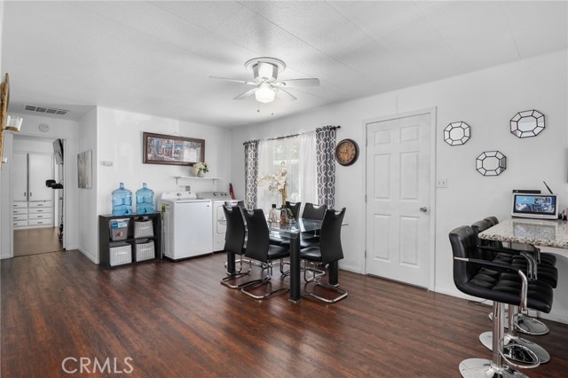 Detail Gallery Image 14 of 33 For 5800 Hamner #416,  Corona,  CA 91752 - 3 Beds | 3 Baths