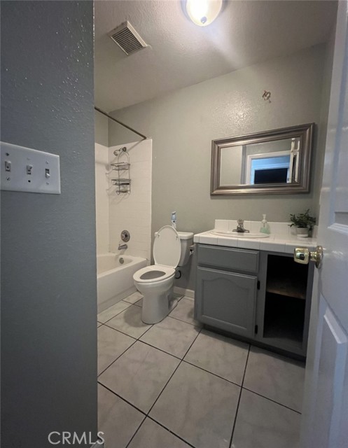 Detail Gallery Image 12 of 14 For 4704 E Washington St, Stockton,  CA 95215 - 3 Beds | 2 Baths