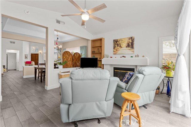 Detail Gallery Image 11 of 51 For 40402 via Siena, Murrieta,  CA 92562 - 3 Beds | 2/1 Baths