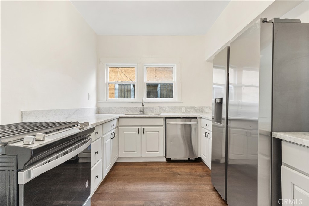 MLS #OC25097887 img 4