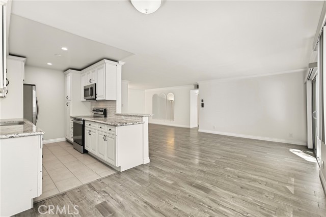 5403 Newcastle Avenue photo 16