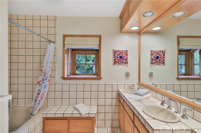 Detail Gallery Image 19 of 38 For 8944 Amestoy Ave, –,  CA 91324 - 3 Beds | 2 Baths