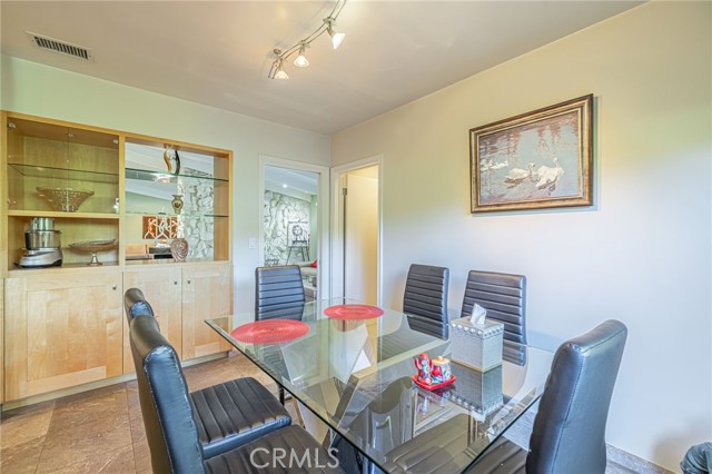 Detail Gallery Image 23 of 62 For 18621 Paseo Nuevo Dr, Tarzana,  CA 91356 - 4 Beds | 3/1 Baths