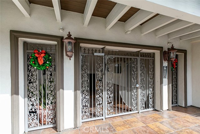 Detail Gallery Image 4 of 21 For 17115 Chatsworth St, Granada Hills,  CA 91344 - – Beds | – Baths