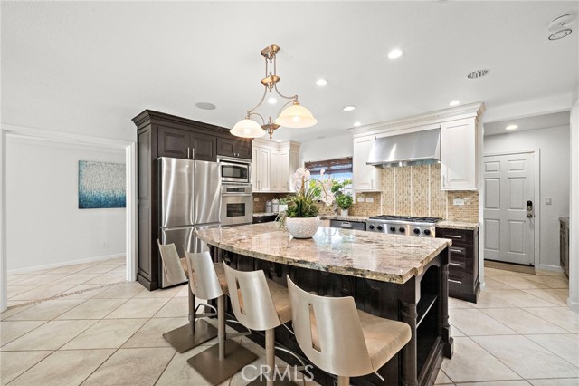 9168 El Azul Circle, Fountain Valley CA: https://media.crmls.org/medias/04d98ccd-143b-4f53-b928-4eb0f0537bd2.jpg
