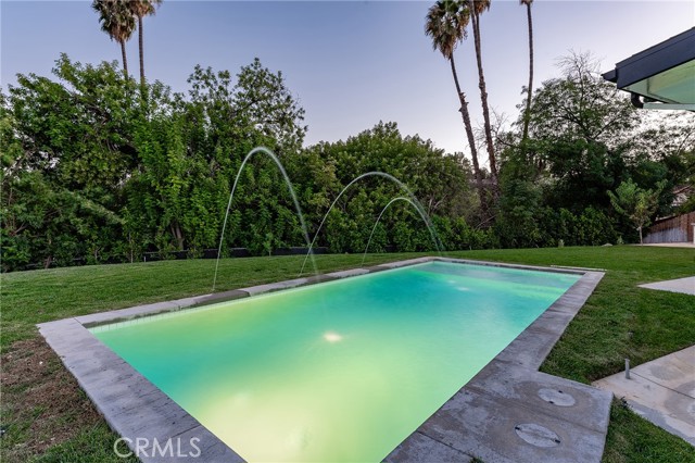 Detail Gallery Image 48 of 53 For 5700 El Canon Ave, Woodland Hills,  CA 91367 - 3 Beds | 3 Baths