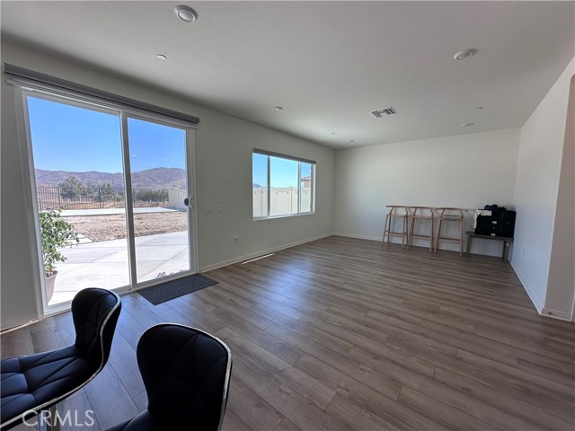 Detail Gallery Image 5 of 24 For 4615 Florence Dr, Lake Elsinore,  CA 92530 - 4 Beds | 3 Baths