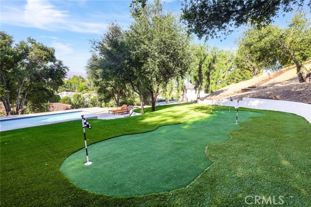 9425 Gierson Avenue, Chatsworth CA: https://media.crmls.org/medias/04da2b27-54ad-40dd-89cb-2147425aeae5.jpg
