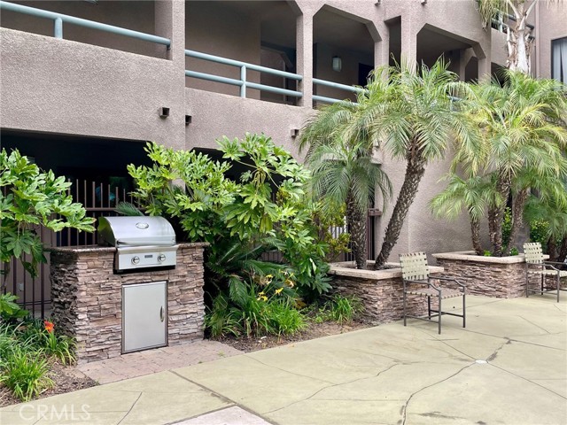 8300 Manitoba Street, Playa del Rey CA: https://media.crmls.org/medias/04dab5bb-3cab-4d96-8740-d509d3f77b57.jpg