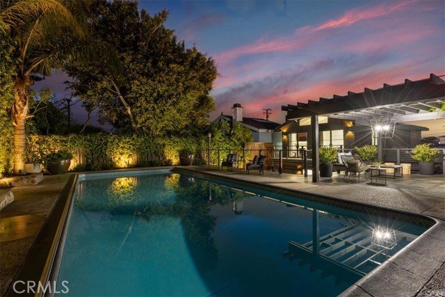 1012 10th Street, Manhattan Beach CA: https://media.crmls.org/medias/04db0436-8135-4566-a23f-2106dfb262c7.jpg