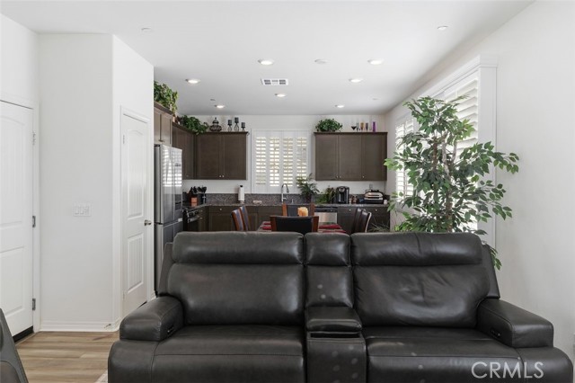 Detail Gallery Image 10 of 36 For 3150 Moab Ct, Jurupa Valley,  CA 92509 - 3 Beds | 2/1 Baths