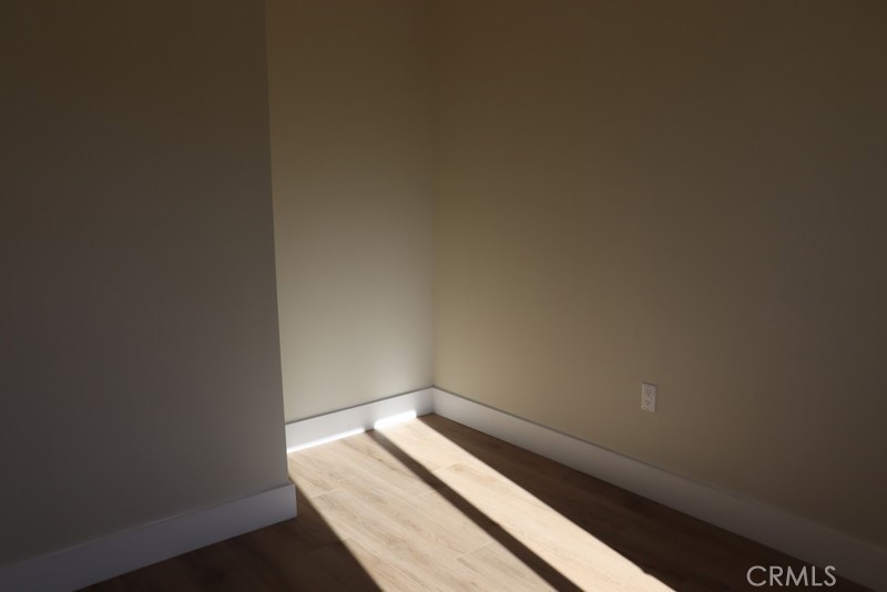 https://media.crmls.org/medias/04dc66e8-32f3-43a3-b119-05db4d853050.jpg?preset=X-Large